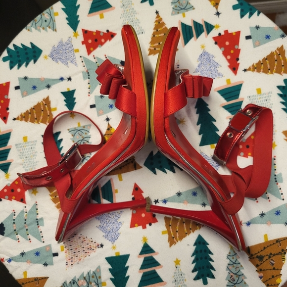 EU39 Red patent leather stilettos with buckles and bows by Bravo Browns - Picture 2 of 16